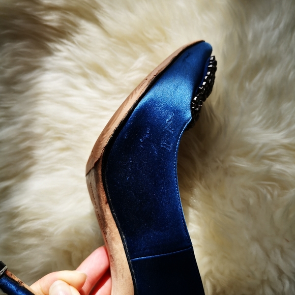 Signiture Manolo Blaknik Hangisi 105mm Satin pumps - Picture 4 of 11